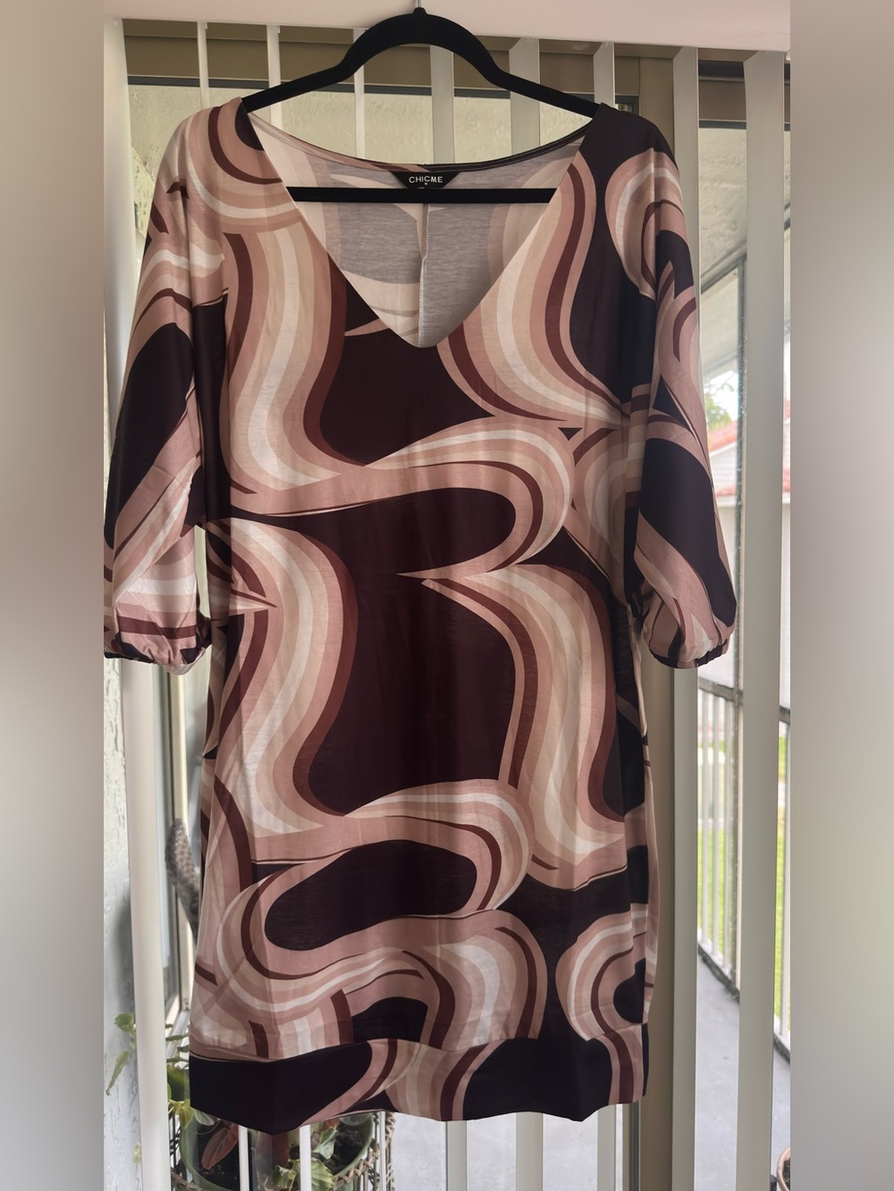 Chicme V-Neck Abstract Swirl Tunic Dress in Brown and Cream